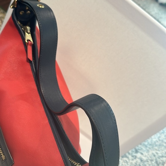 NWOT COACH Leather Colorblock Bleecker Bucket Crossbody/Shoulder Duffle Bag. - Picture 6 of 16